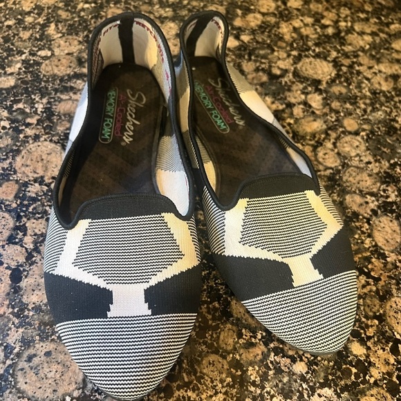 Skechers air cooled memory foam stretch, fit Lady shoe size 8 1/2 preowned - Picture 3 of 8